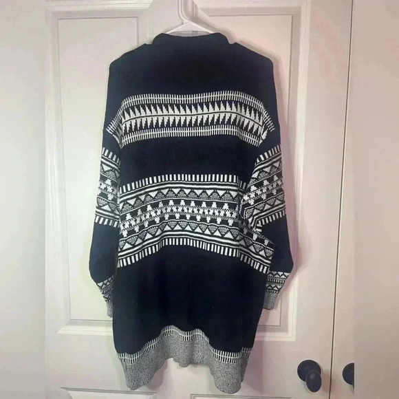 Express Long Pattern Cardigan - Picture 6 of 6